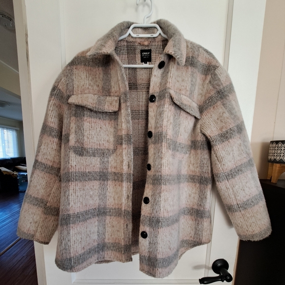 ONLY Shacket - Picture 3 of 7